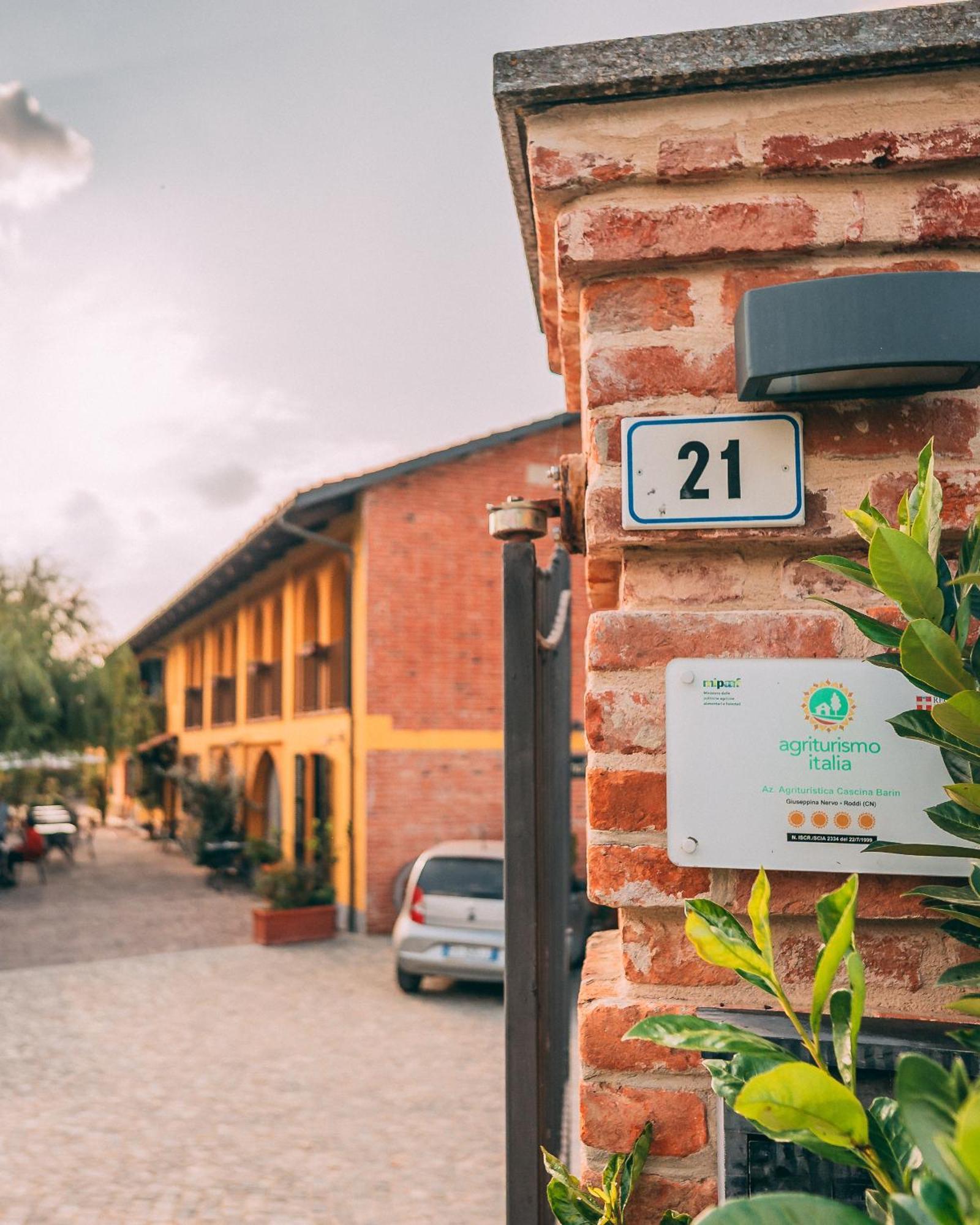 Agriturismo Cascina Barin Roddi Екстер'єр фото